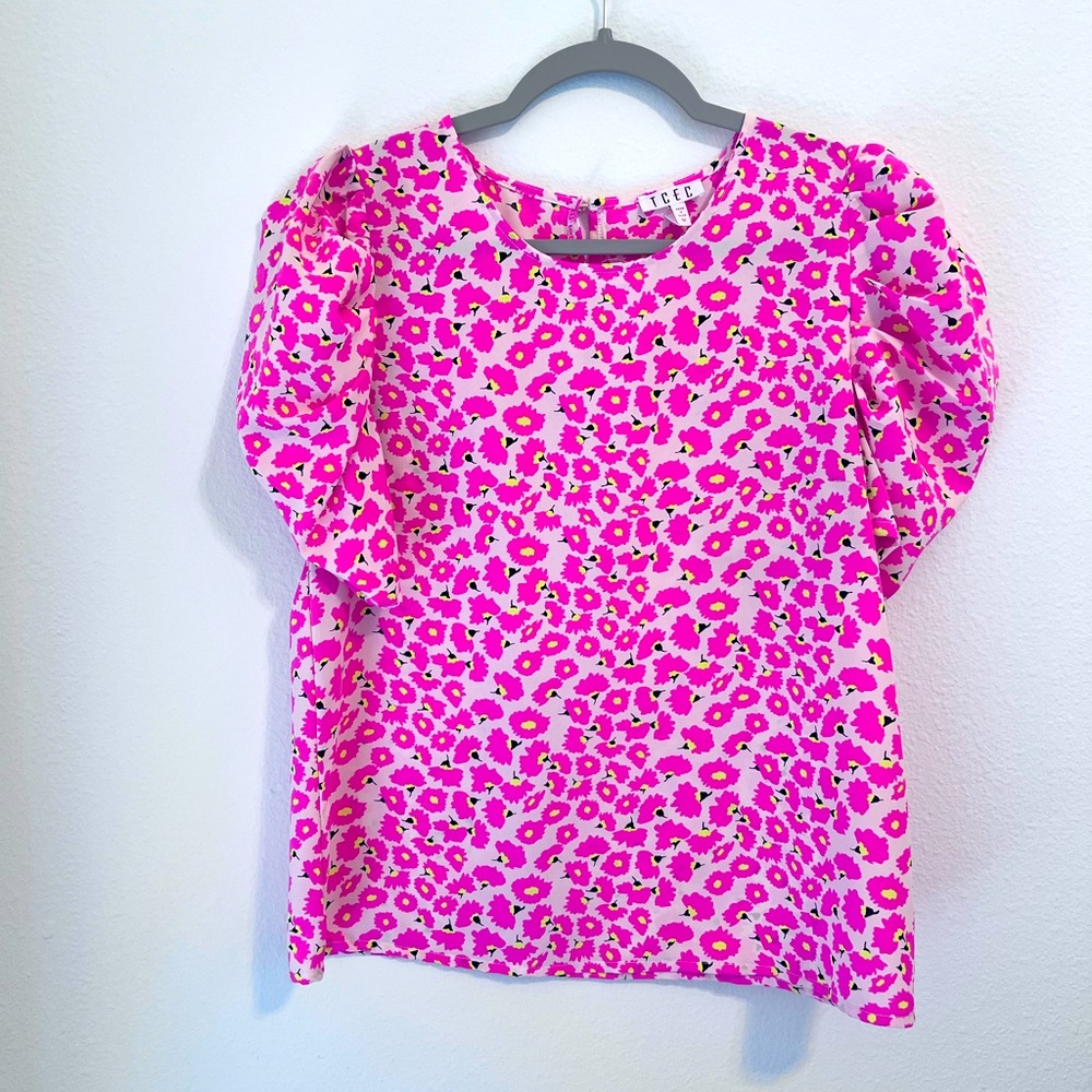 Pink floral blouse with ruched detailed sleeves